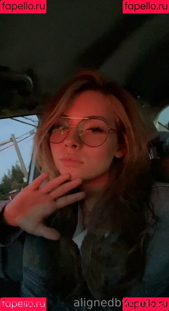 alignedbykarissa Onlyfans Photo Gallery 