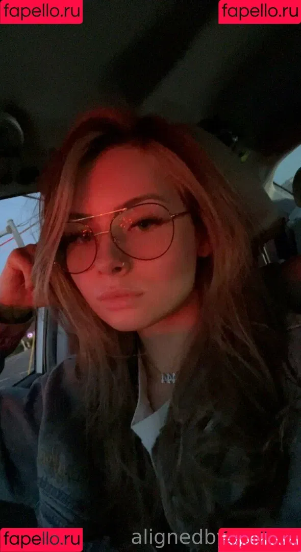 alignedbykarissa Onlyfans Photo Gallery 