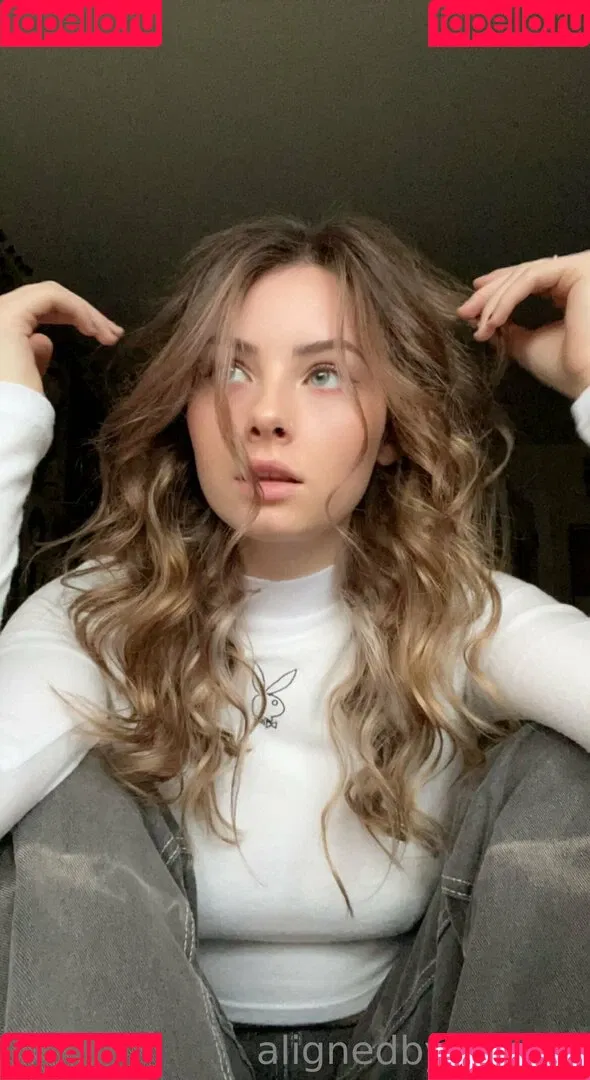 alignedbykarissa Onlyfans Photo Gallery 