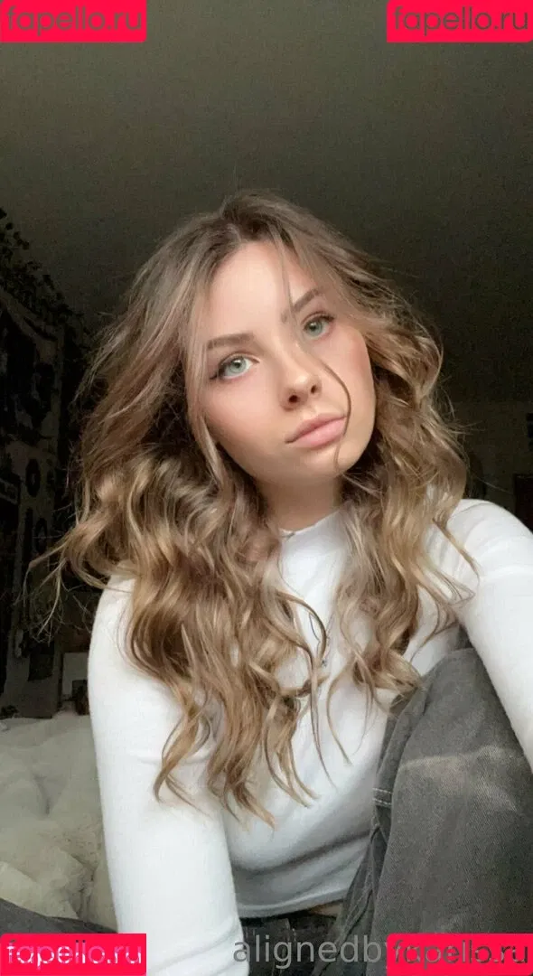 alignedbykarissa Onlyfans Photo Gallery 