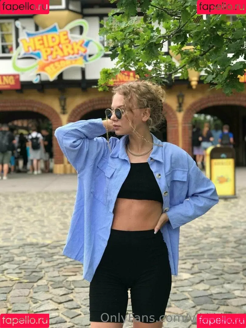 vikkikiss Onlyfans Photo Gallery 
