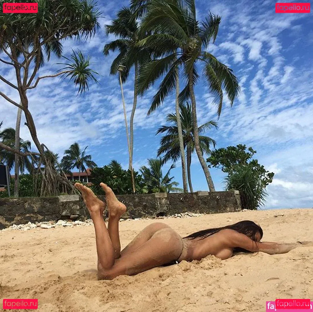 vikkikiss Onlyfans Photo Gallery 