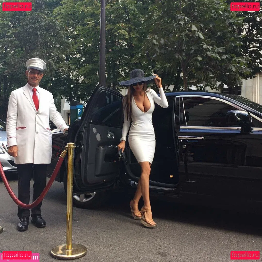 vikkikiss Onlyfans Photo Gallery 