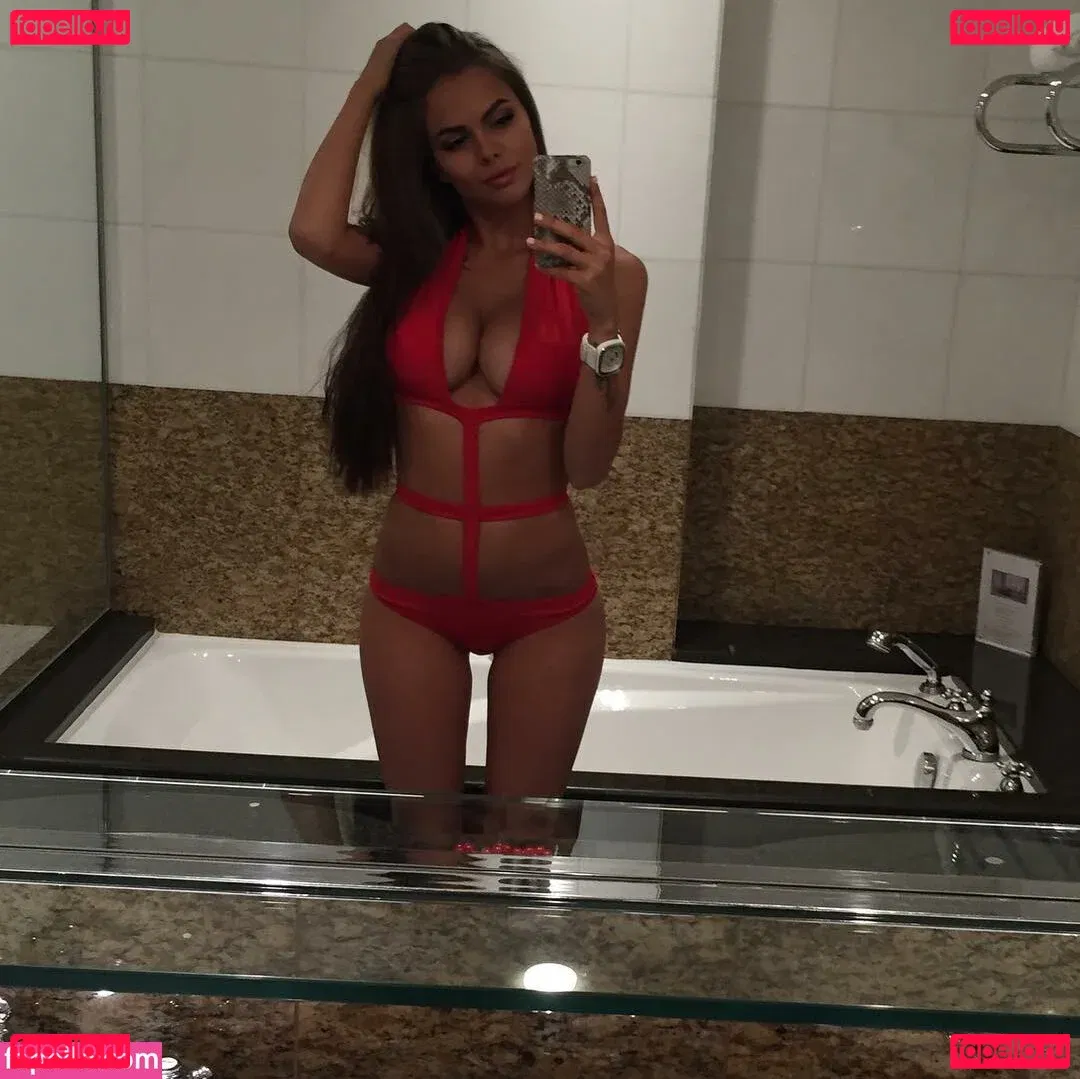 vikkikiss Onlyfans Photo Gallery 