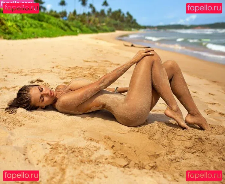 vikkikiss Onlyfans Photo Gallery 