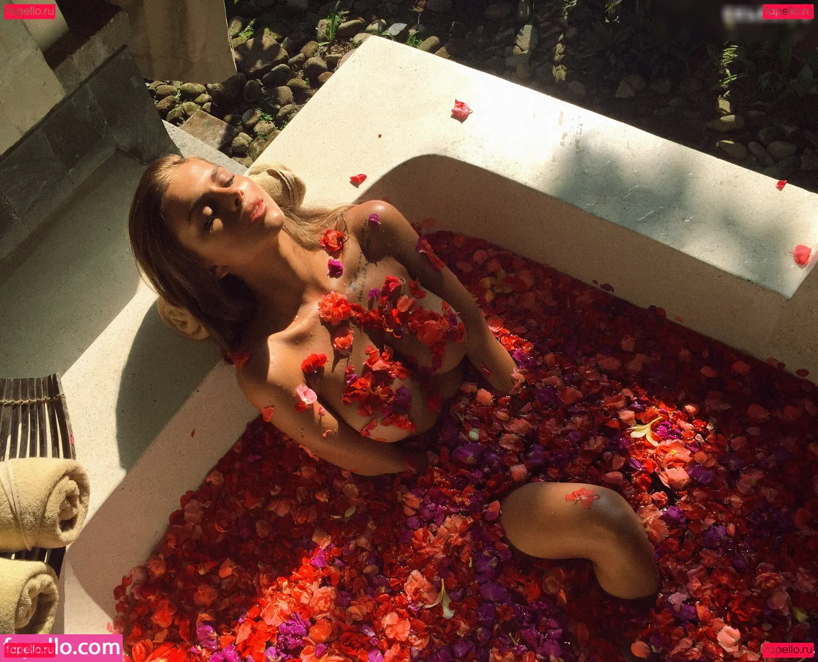 vikkikiss Onlyfans Photo Gallery 