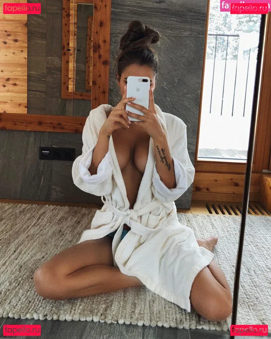 vikkikiss Onlyfans Photo Gallery 