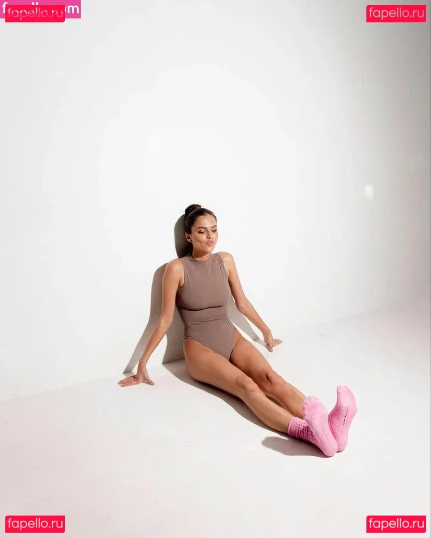 vikkikiss Onlyfans Photo Gallery 