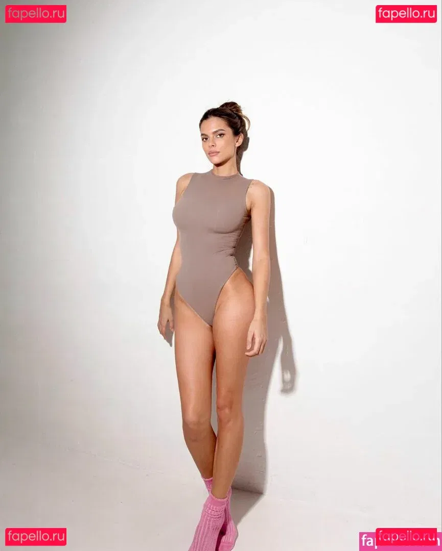 vikkikiss Onlyfans Photo Gallery 