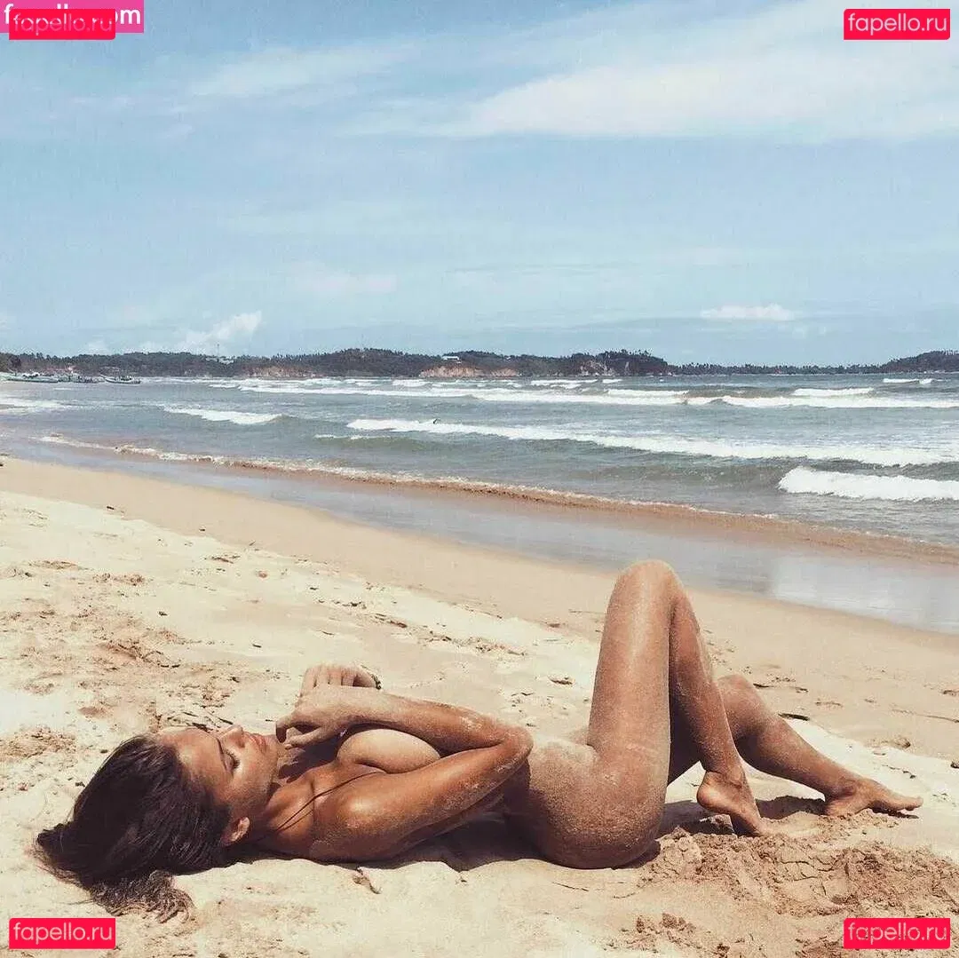 vikkikiss Onlyfans Photo Gallery 