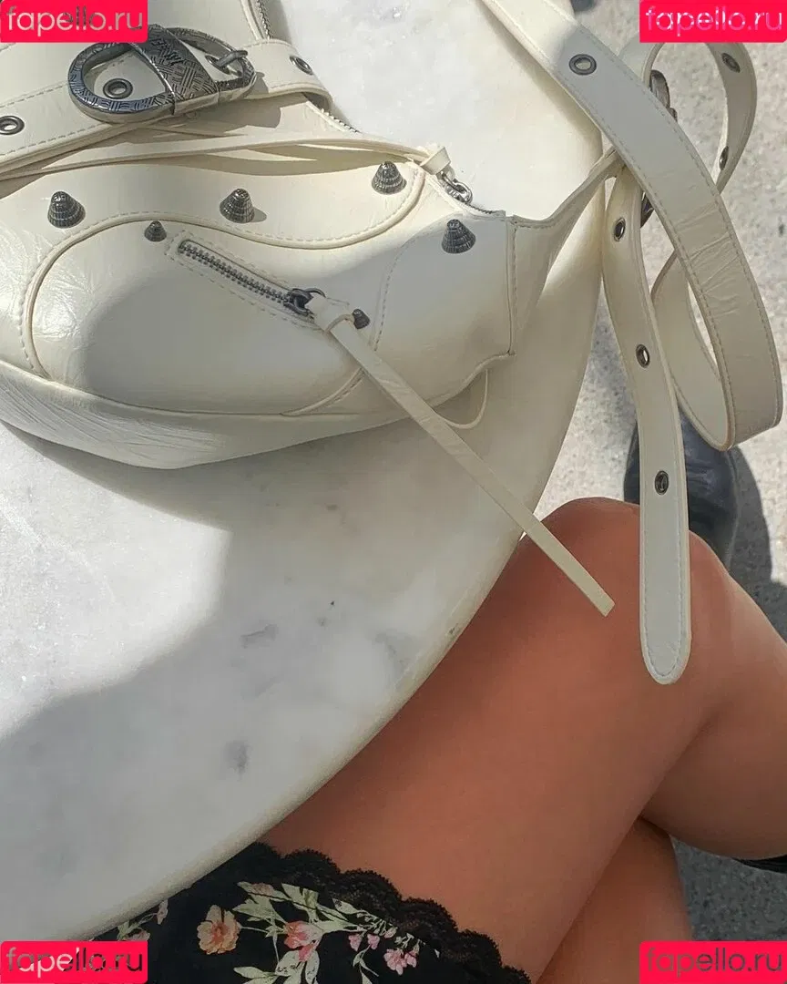 Emily Ellanah Onlyfans Photo Gallery 