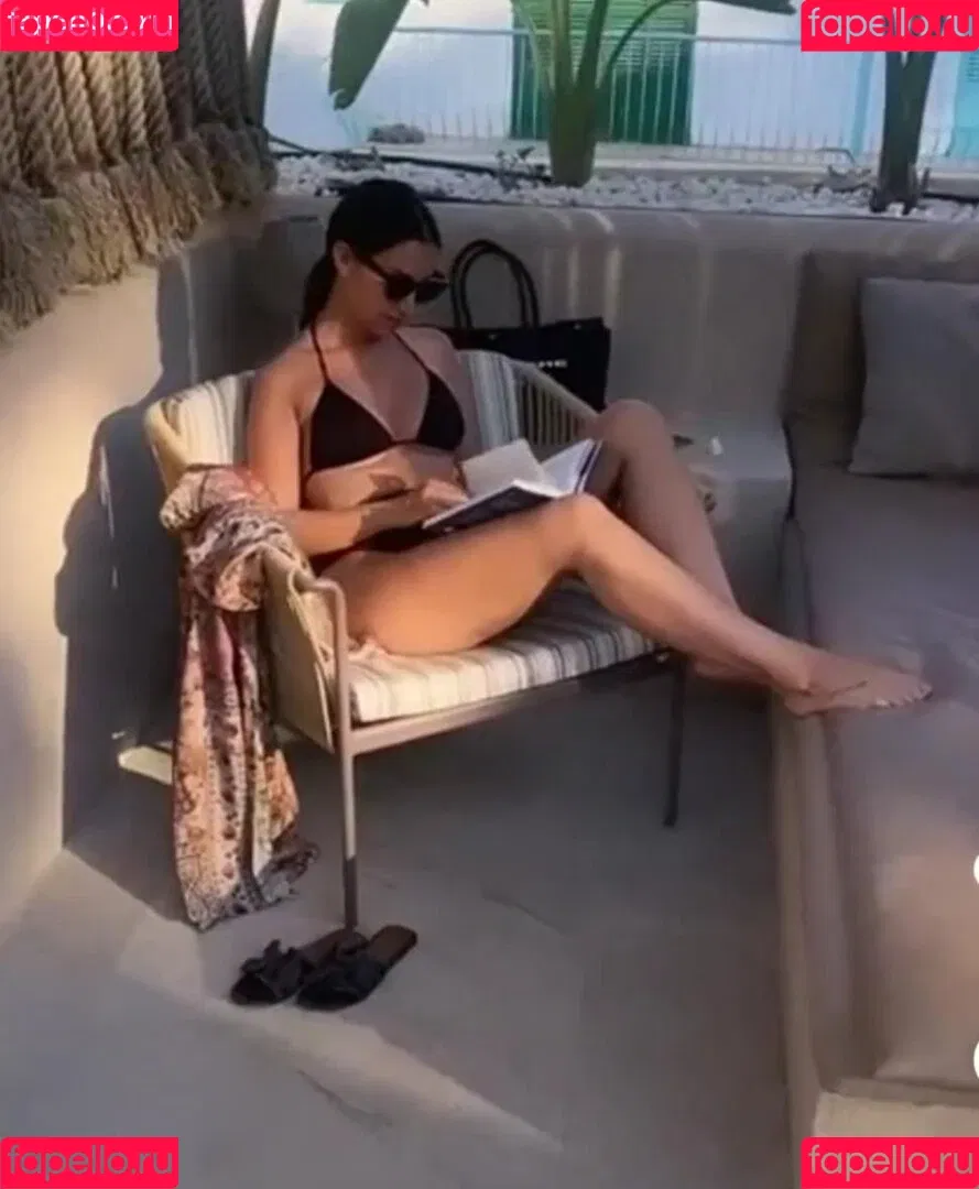 Sila Sahin Onlyfans Photo Gallery 