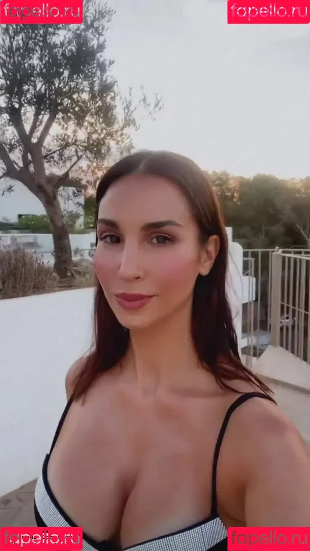 Sila Sahin Onlyfans Photo Gallery 