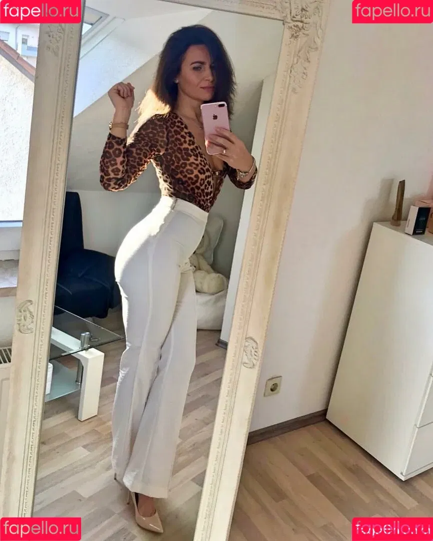 Selma Kostic Onlyfans Photo Gallery 