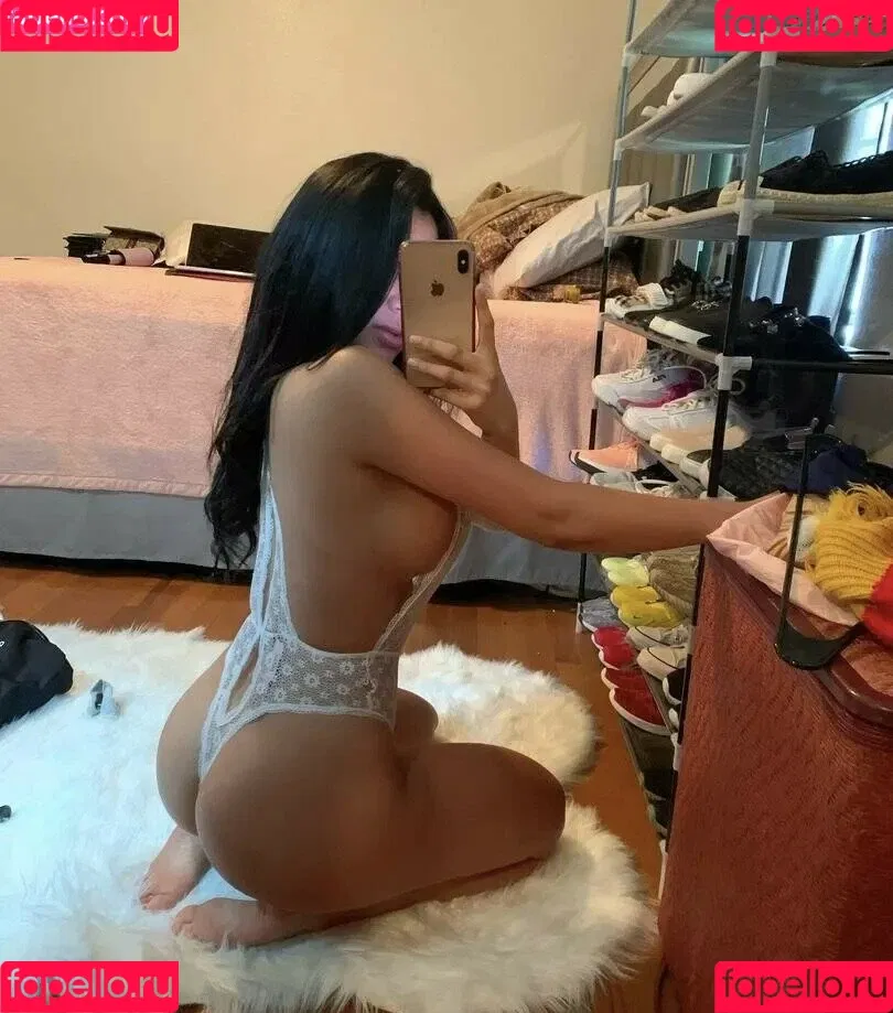 Reina Cosmo Onlyfans Photo Gallery 