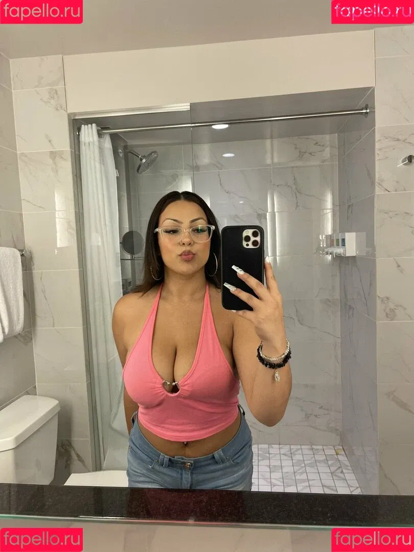 axhcaxh Onlyfans Photo Gallery 