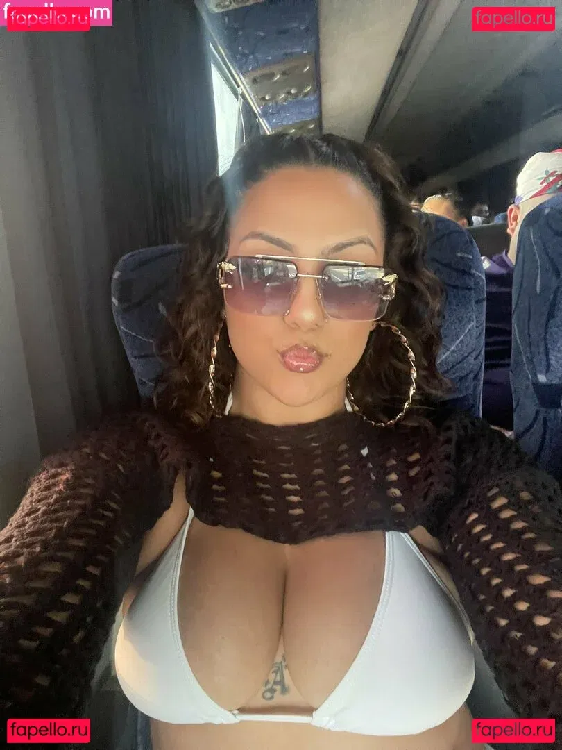 axhcaxh Onlyfans Photo Gallery 