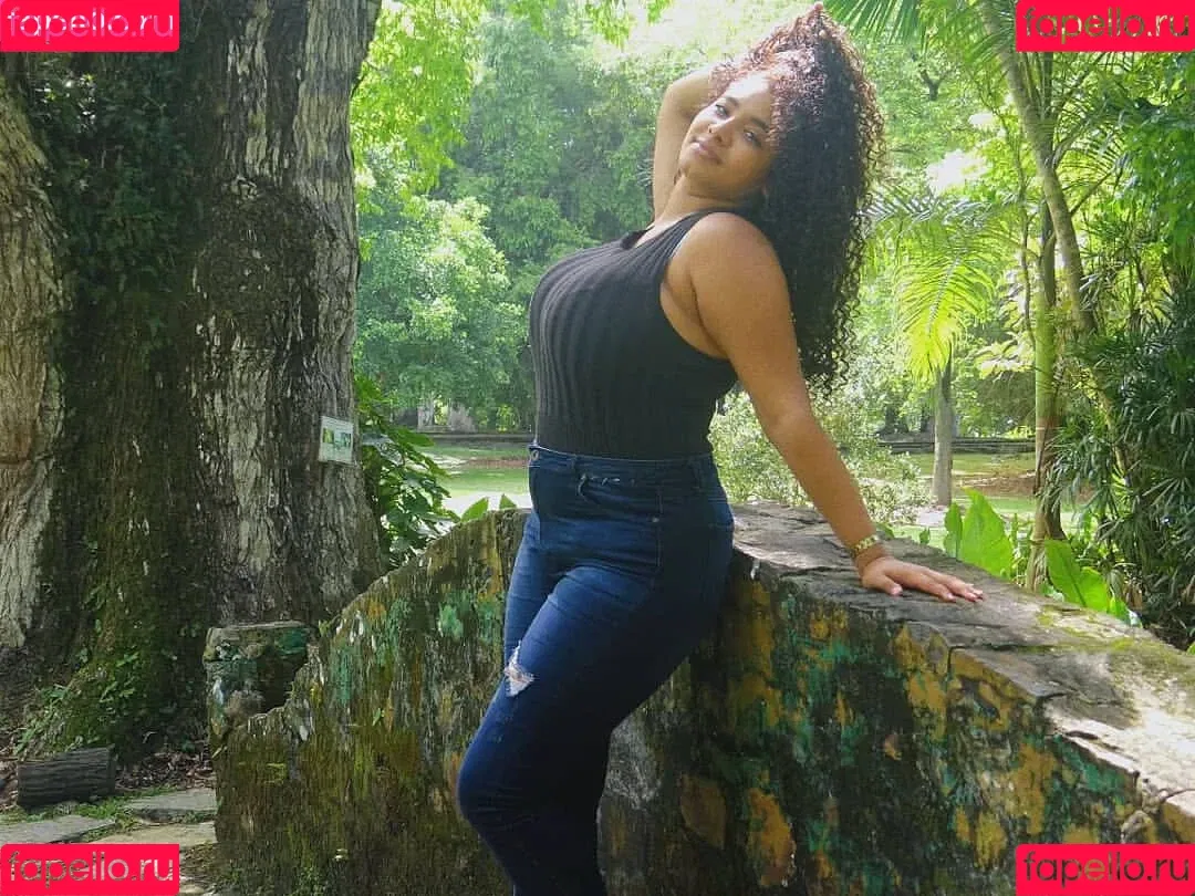 Karlamelito Onlyfans Photo Gallery 