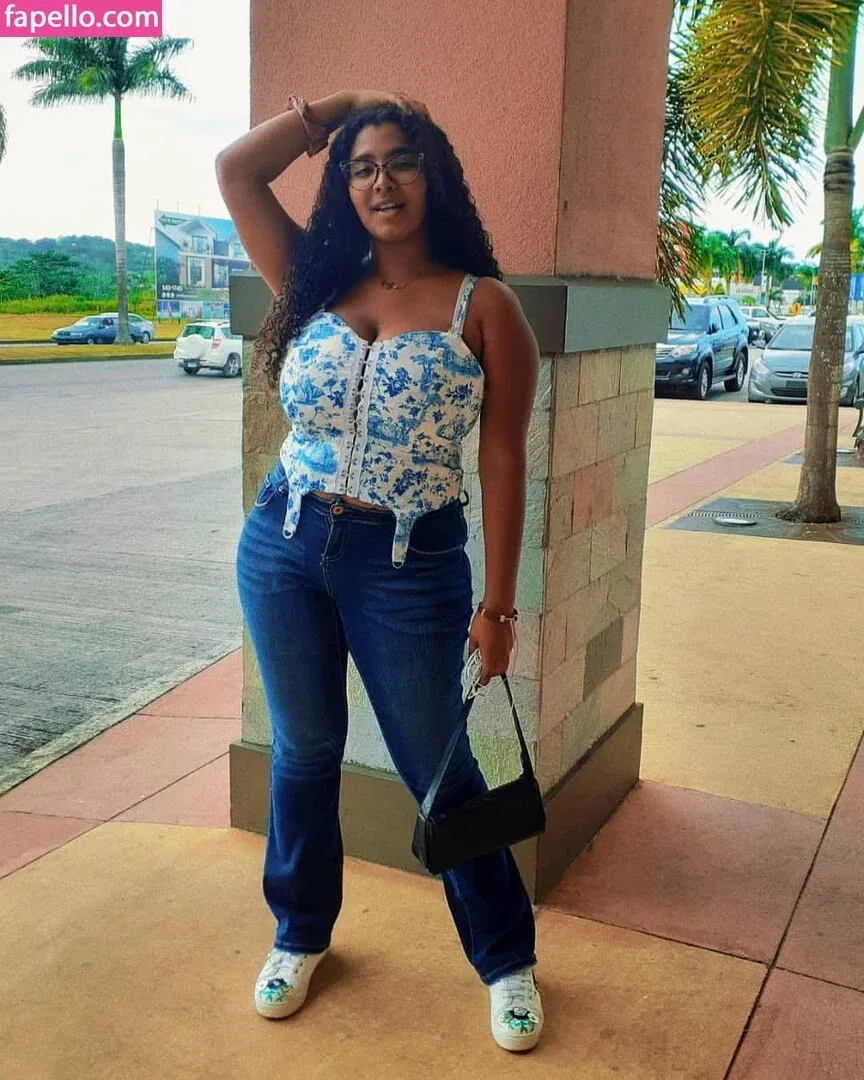 Karlamelito Onlyfans Photo Gallery 