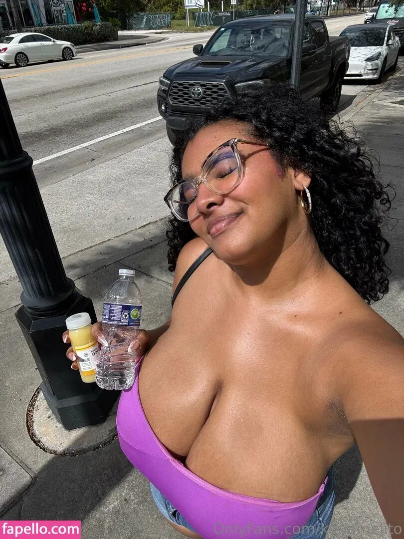 Karlamelito Onlyfans Photo Gallery 