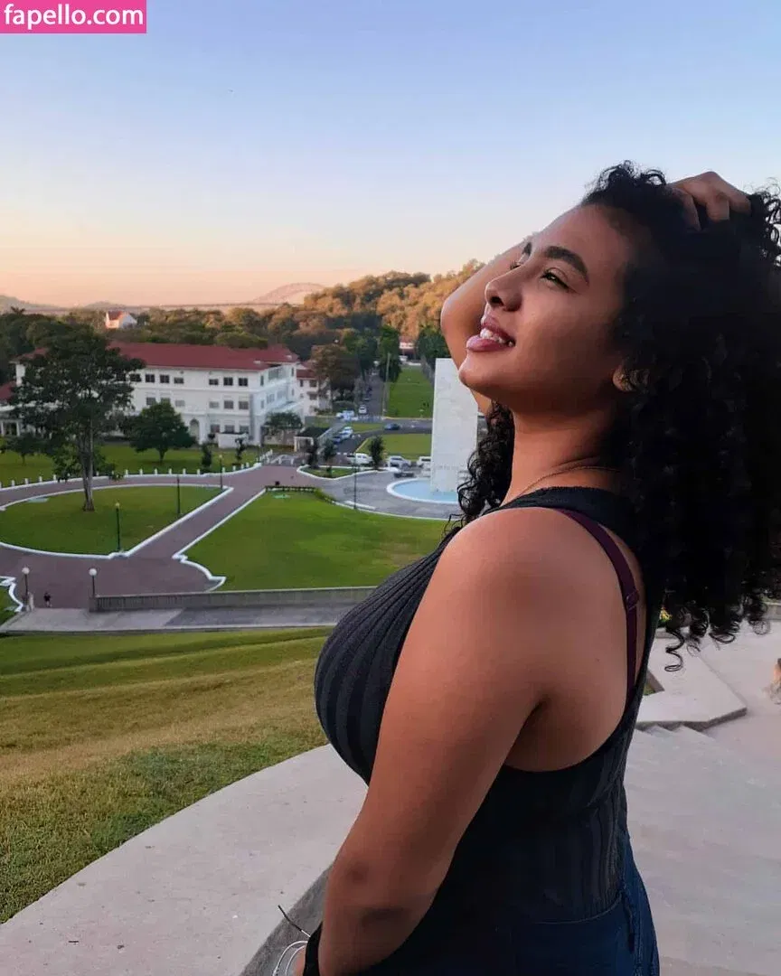 Karlamelito Onlyfans Photo Gallery 