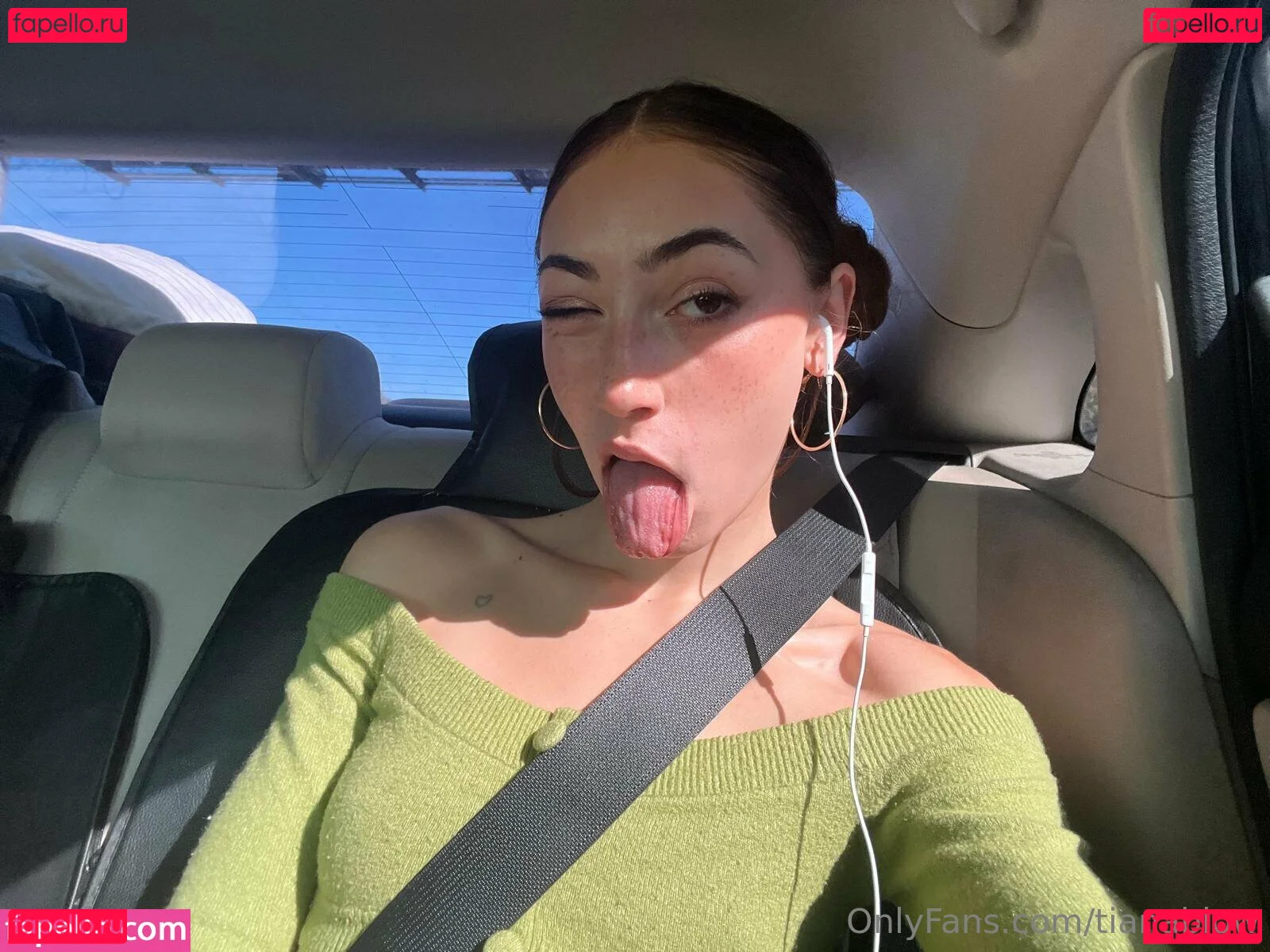 tianablow Onlyfans Photo Gallery 