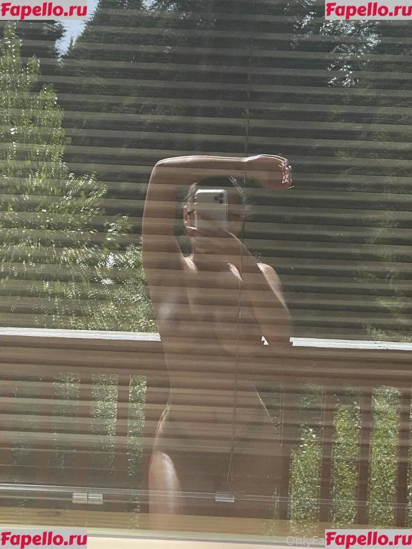 uhhliar Onlyfans Photo Gallery 