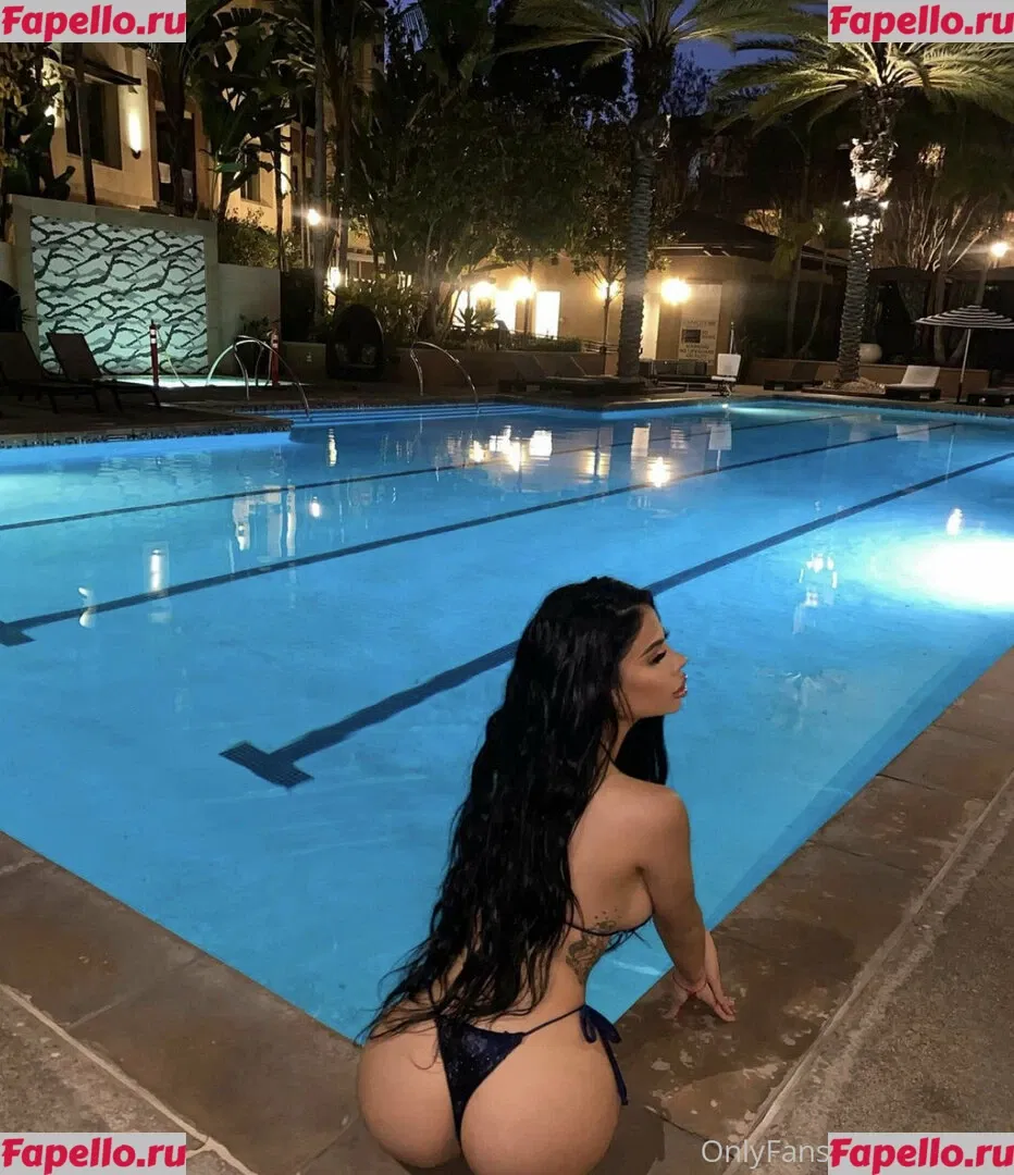 uhhliar Onlyfans Photo Gallery 