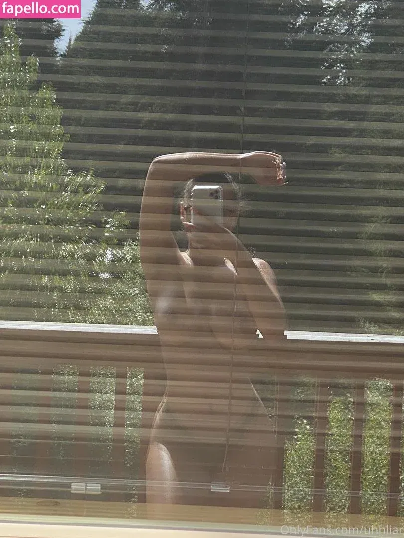 uhhliar Onlyfans Photo Gallery 