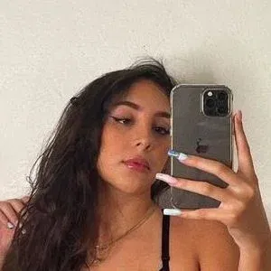 uhhliar Onlyfans Photo Gallery 