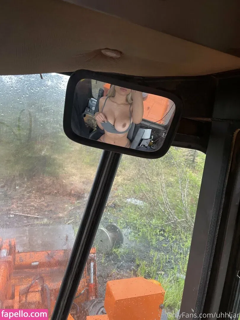 uhhliar Onlyfans Photo Gallery 