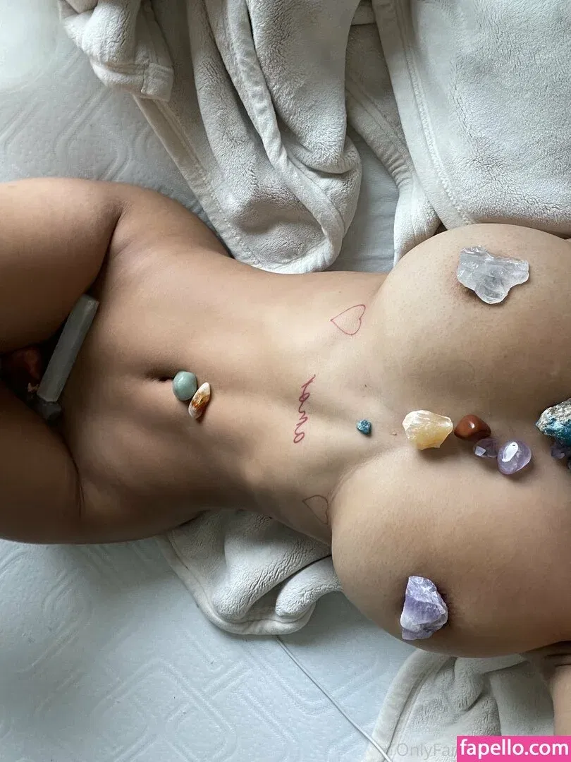 uhhliar Onlyfans Photo Gallery 