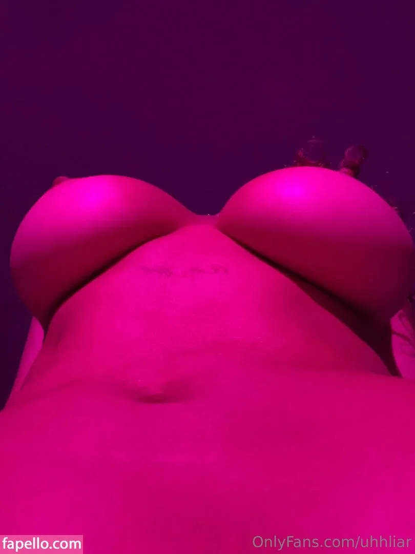 uhhliar Onlyfans Photo Gallery 