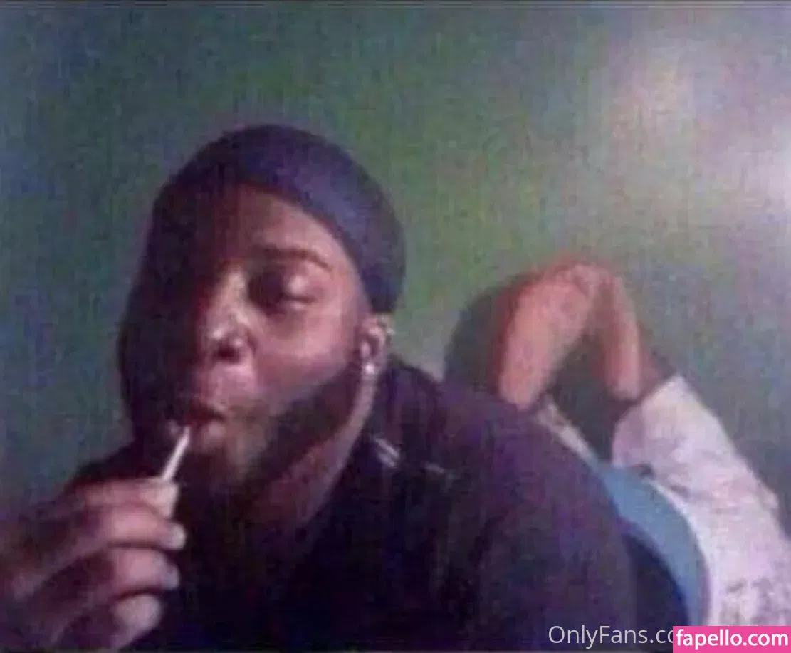 uhhliar Onlyfans Photo Gallery 