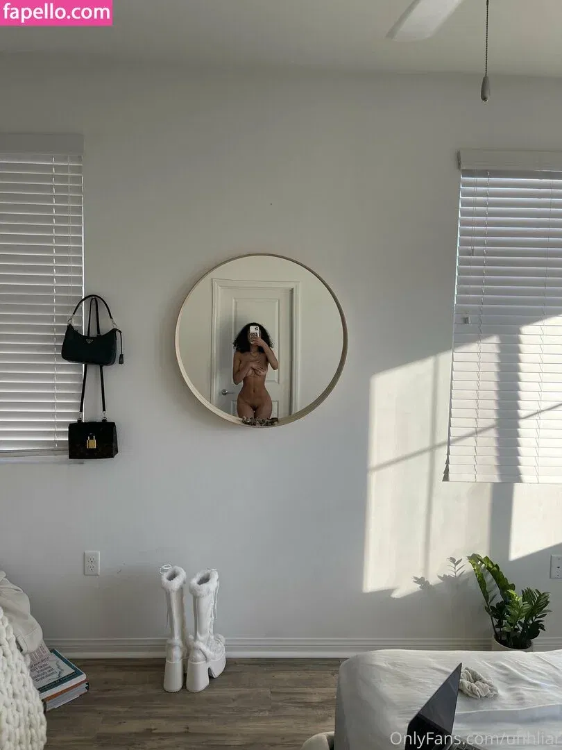 uhhliar Onlyfans Photo Gallery 