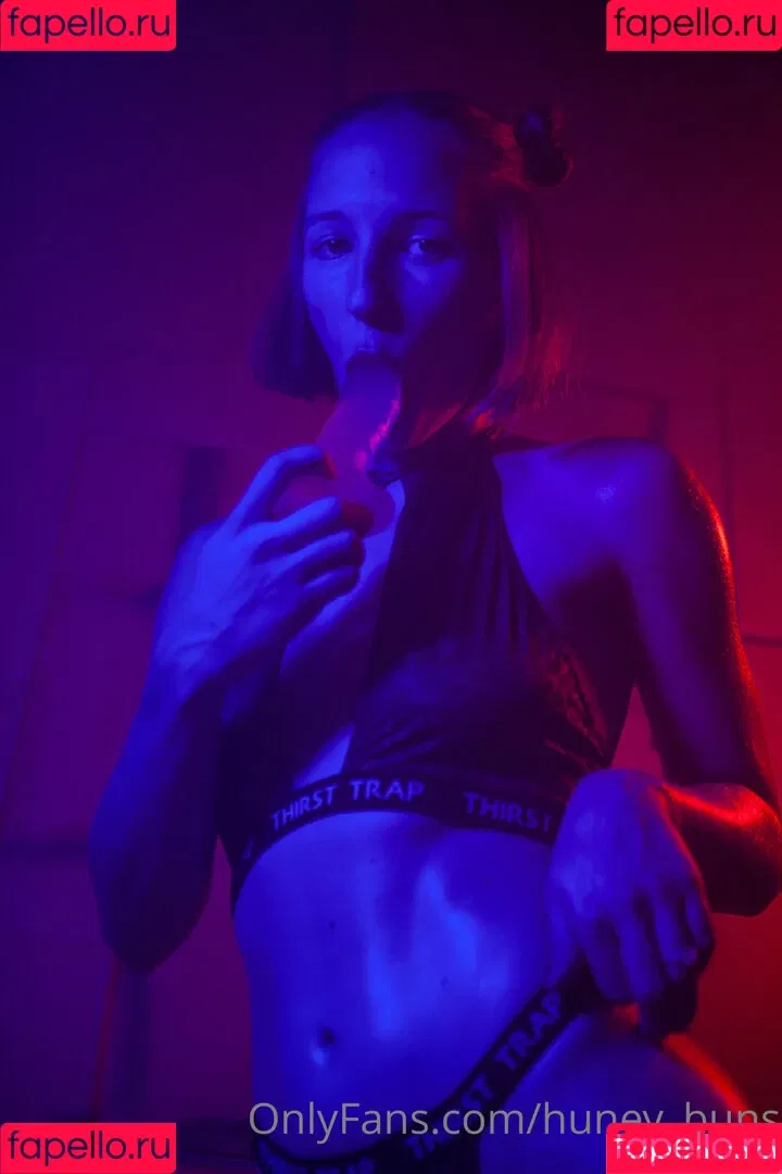 huney_buns Onlyfans Photo Gallery 