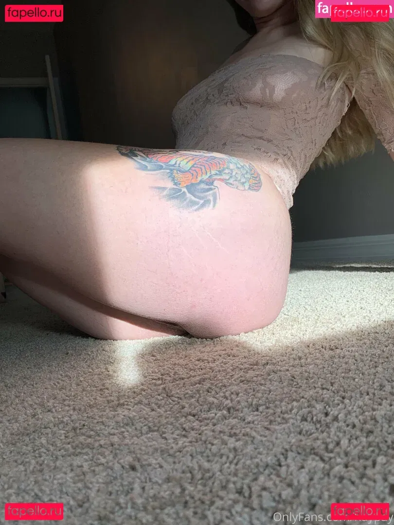 huney_buns Onlyfans Photo Gallery 