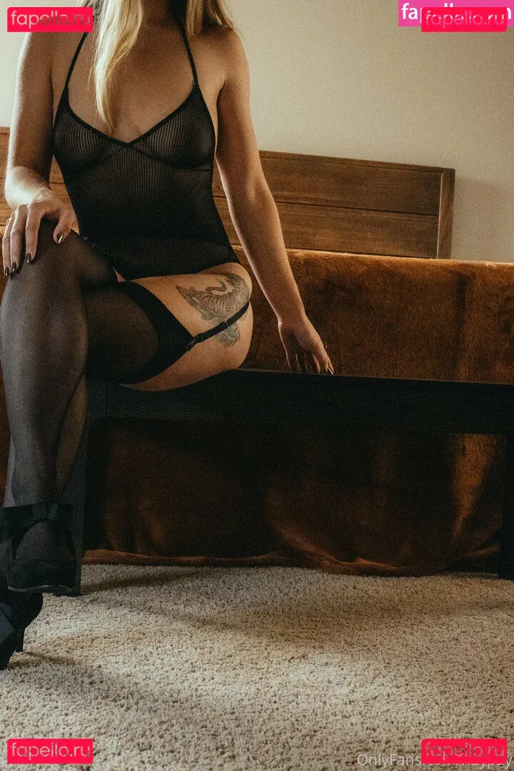 huney_buns Onlyfans Photo Gallery 