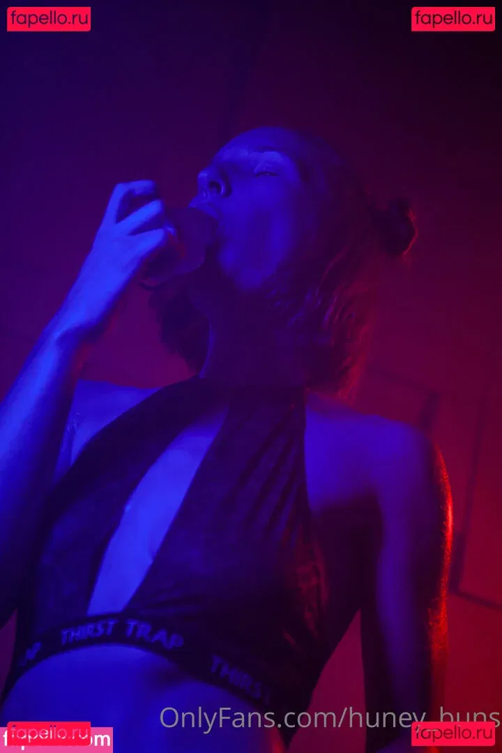 huney_buns Onlyfans Photo Gallery 