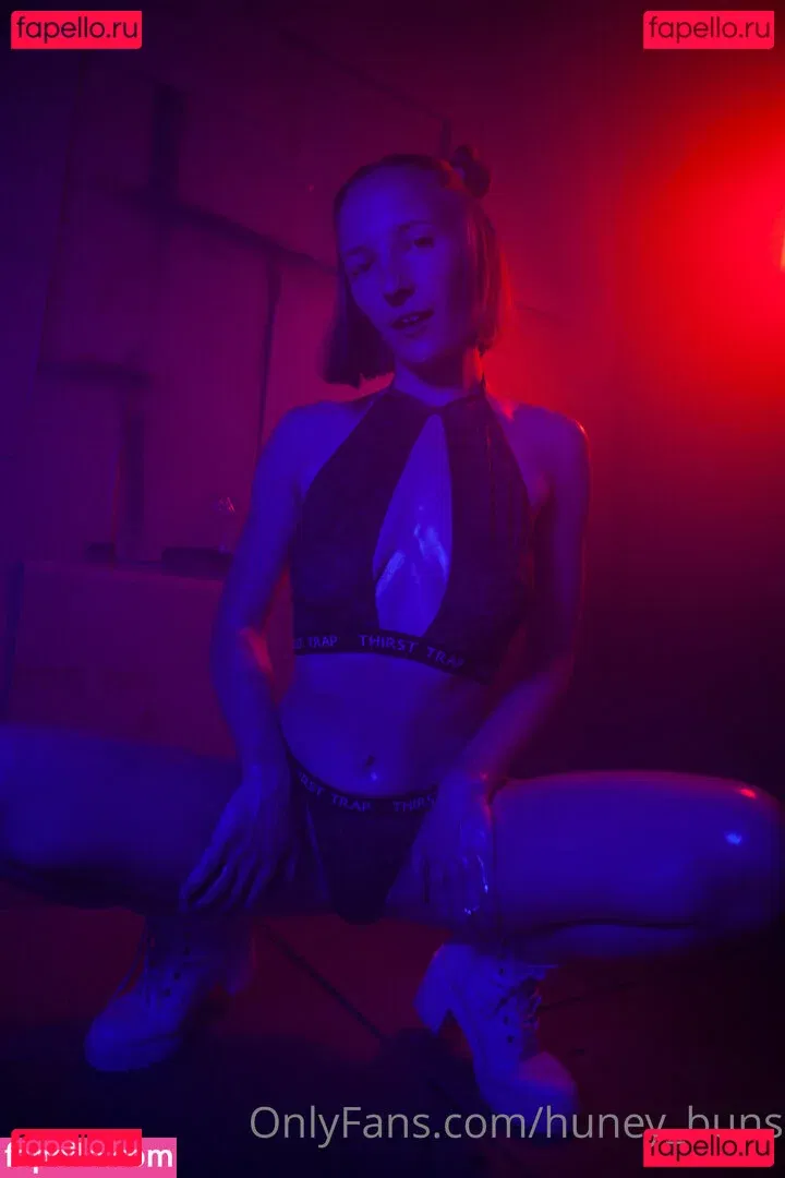 huney_buns Onlyfans Photo Gallery 