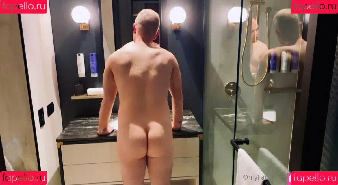 showerboyau Onlyfans Photo Gallery 