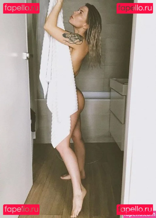 showerboyau Onlyfans Photo Gallery 