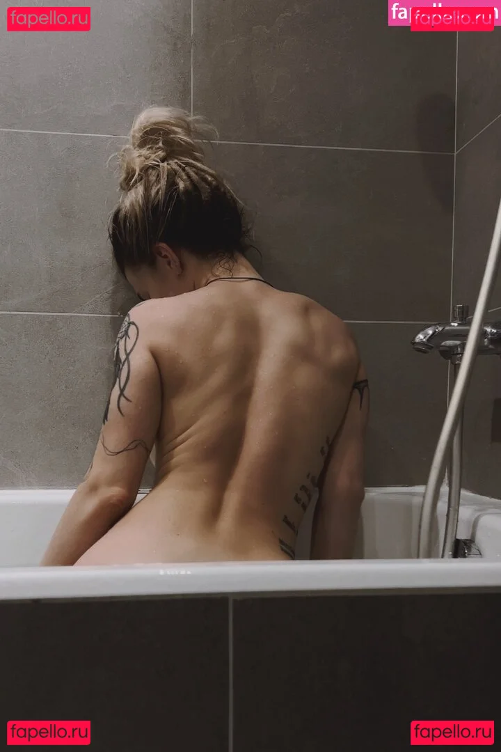 showerboyau Onlyfans Photo Gallery 