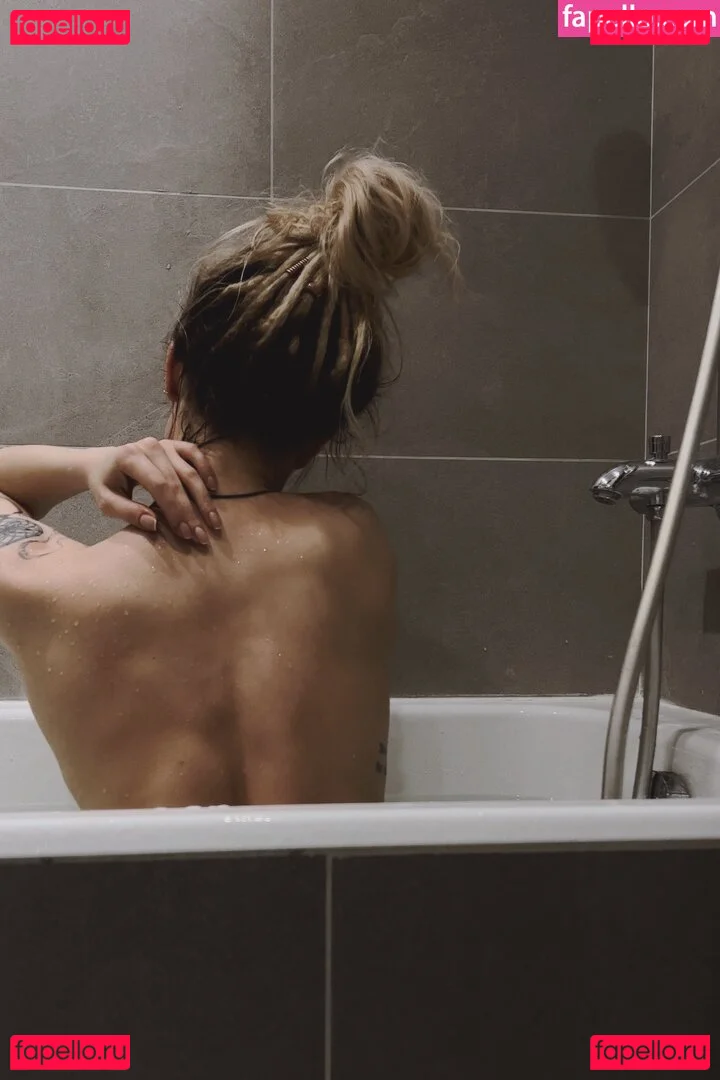 showerboyau Onlyfans Photo Gallery 