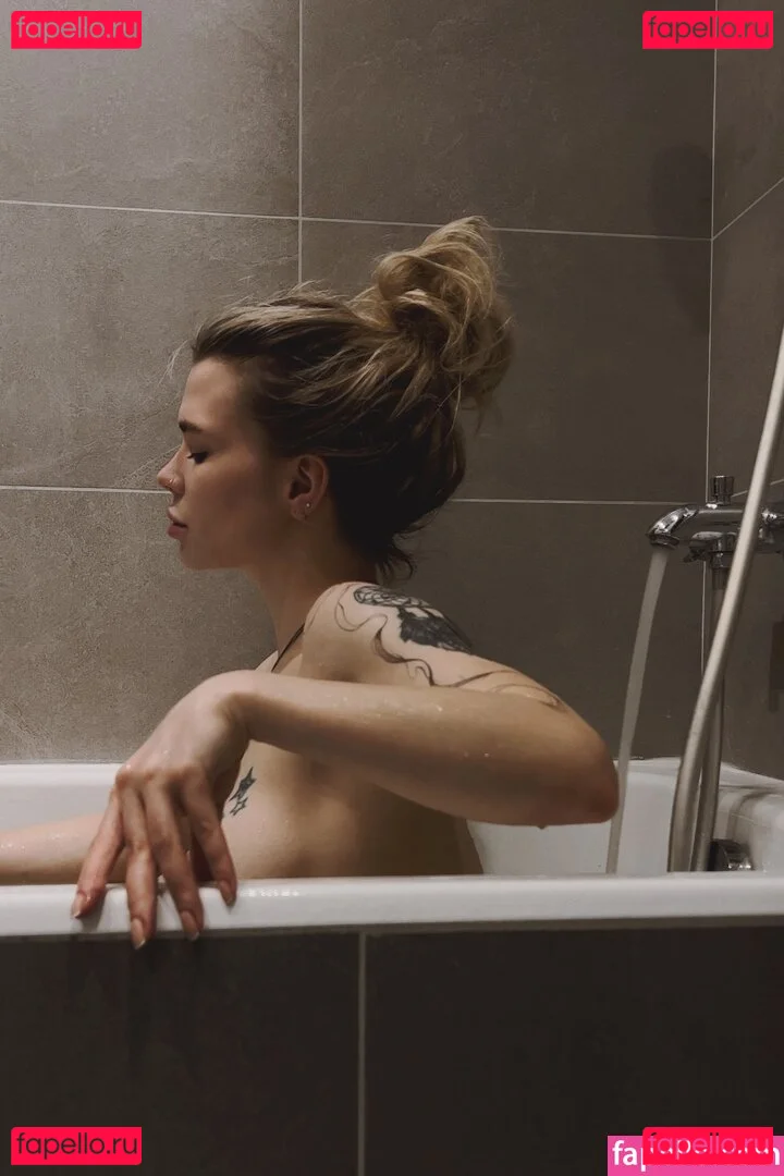 showerboyau Onlyfans Photo Gallery 