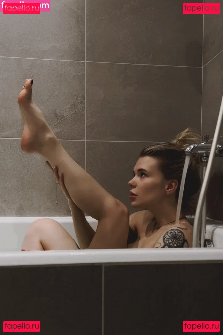 showerboyau Onlyfans Photo Gallery 