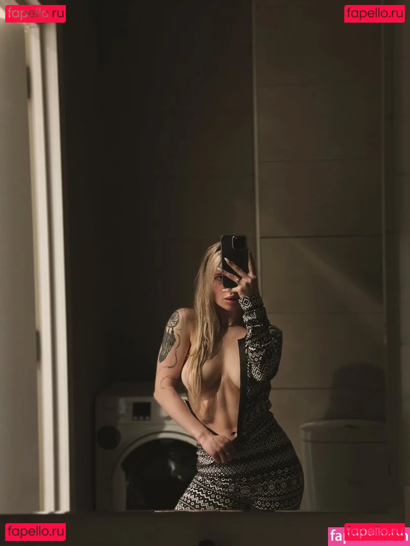 showerboyau Onlyfans Photo Gallery 