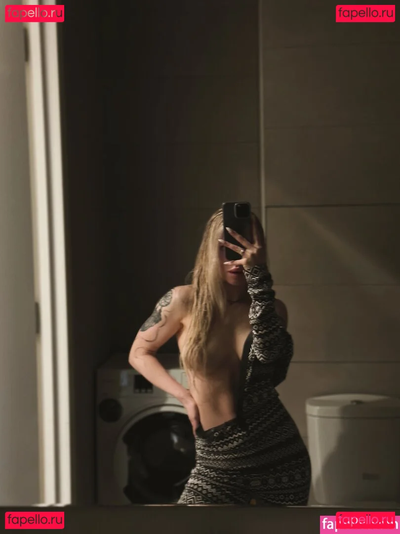 showerboyau Onlyfans Photo Gallery 