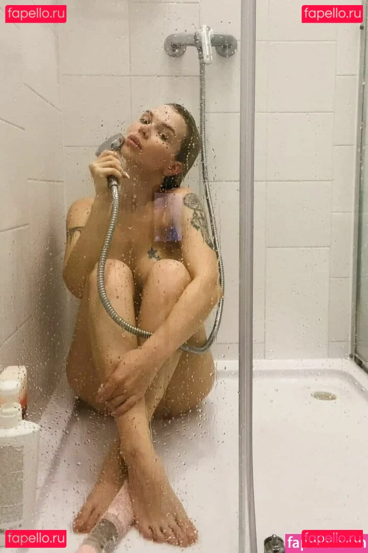 showerboyau Onlyfans Photo Gallery 