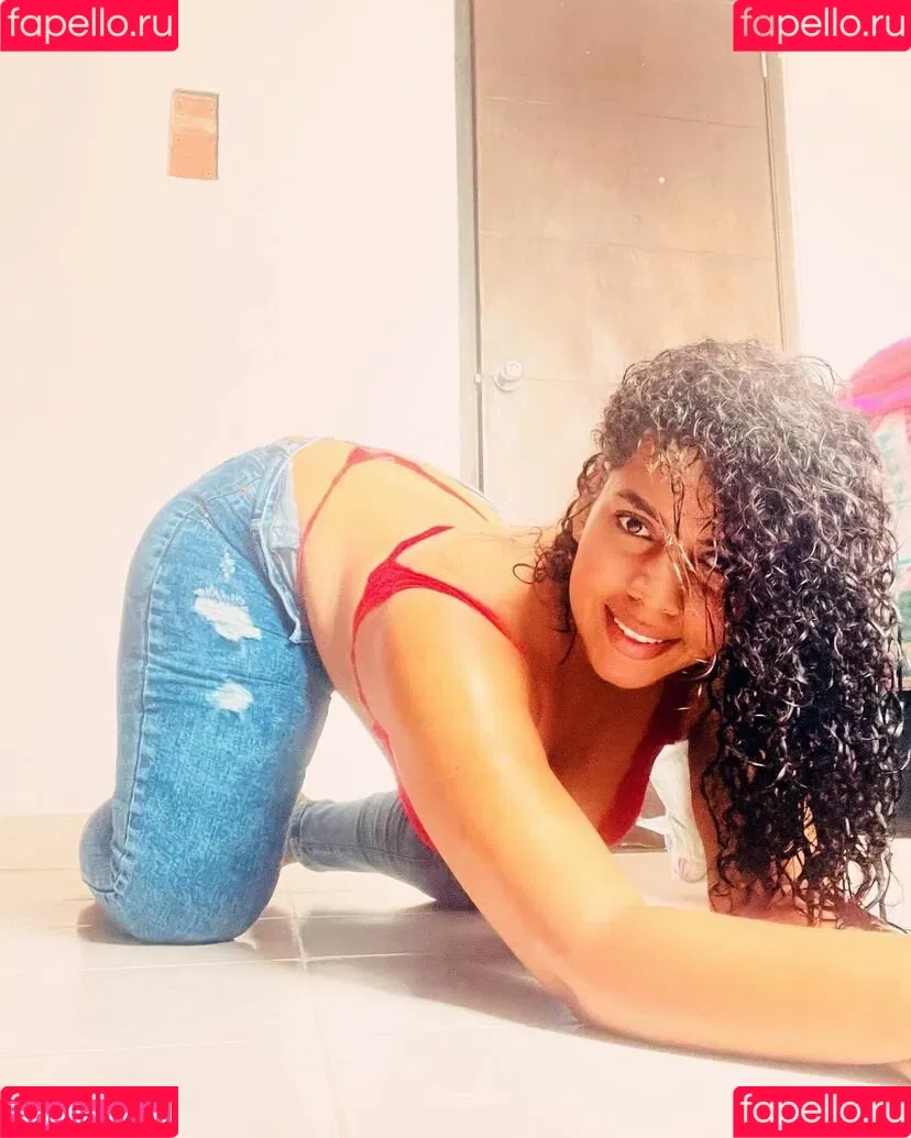 boomsar Onlyfans Photo Gallery 